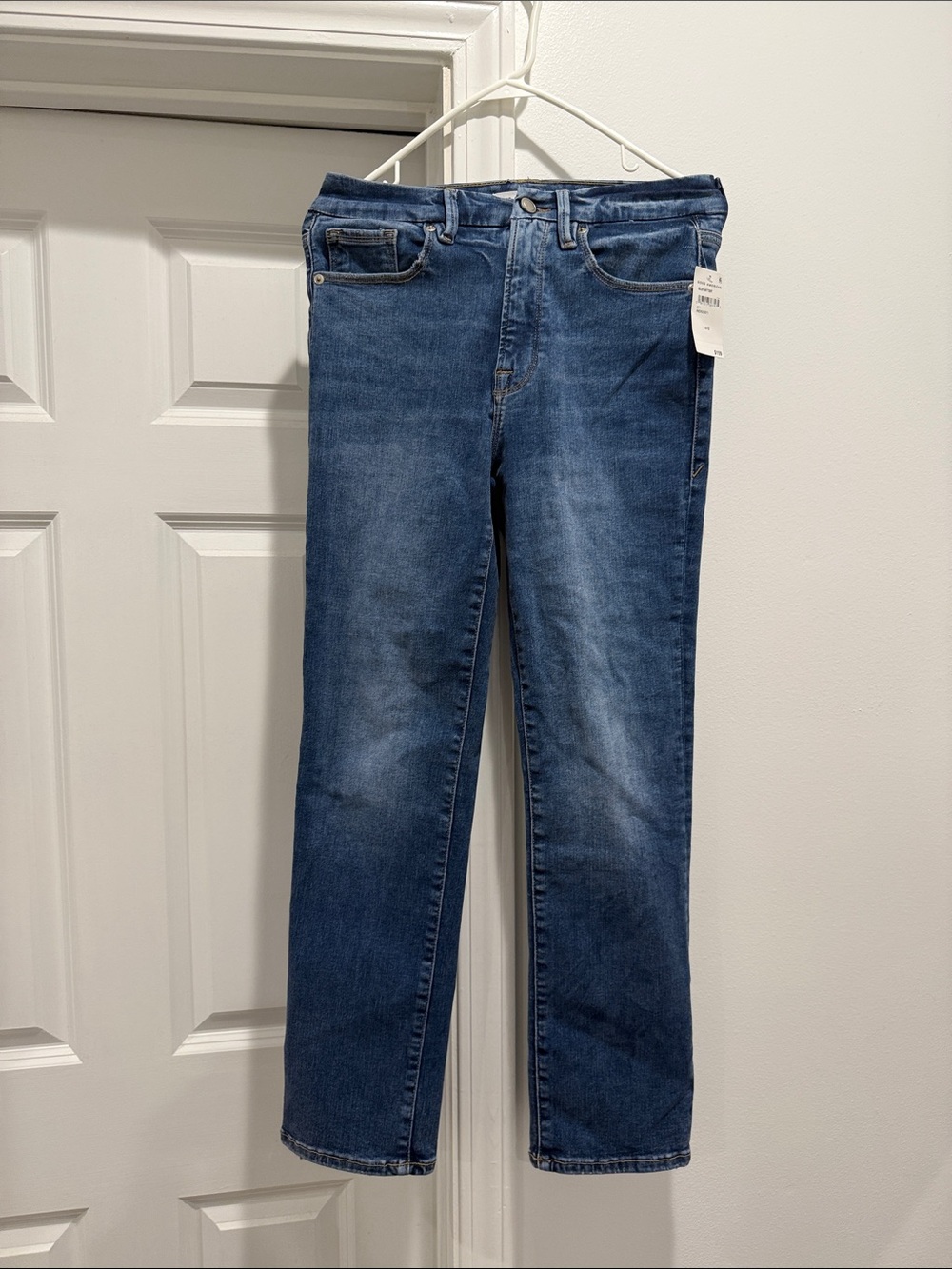 Good American Women’s Always Fits Mid-rise Straight Fit Jeans